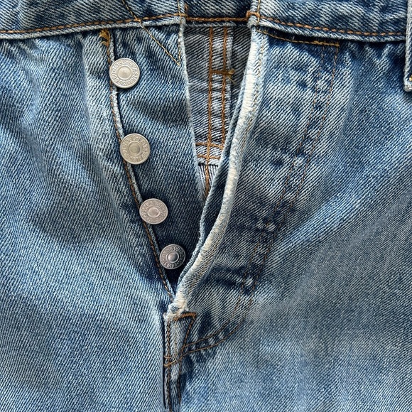 The Most Perfect Vintage Levi’s 501 Blue Denim Jeans - Picture 12 of 12